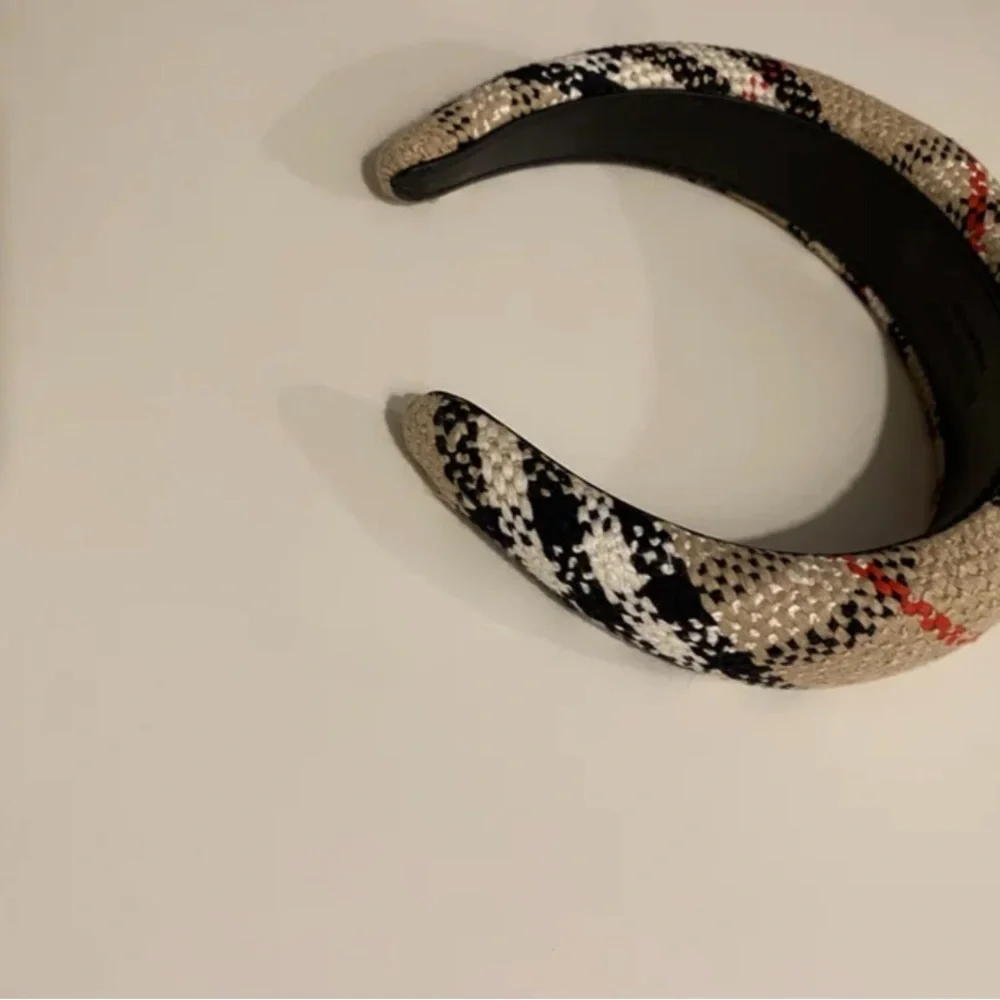 Burberry adult headband new without tags. - Picture 5 of 6